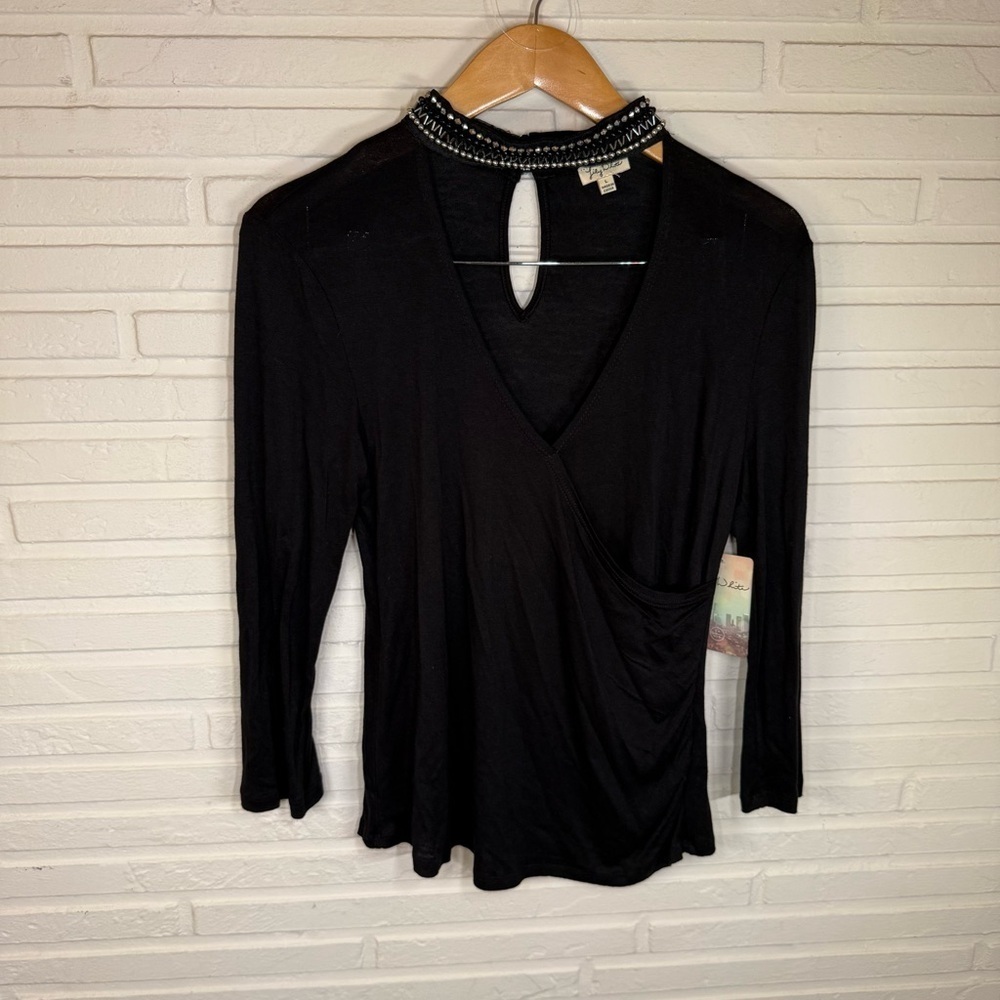 Lily White Black Long Sleeved Jeweled Choker Neckline Top, Women’s Size Large